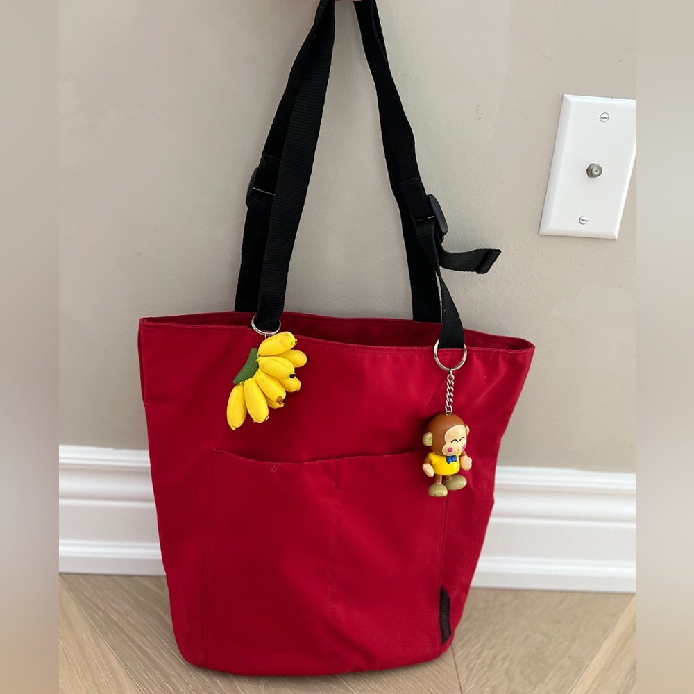 ESPRIT DE CORP essential tote in red with removable charms